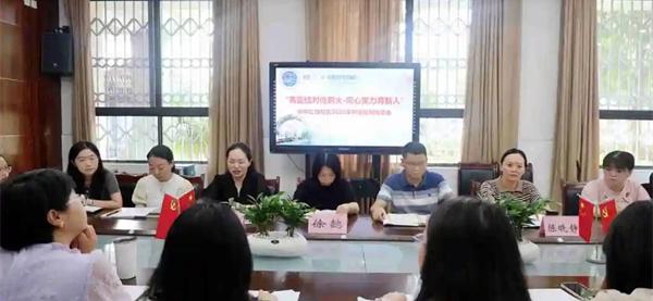 成都铁中红旗校区：青蓝结对传薪火，同心聚力育新人