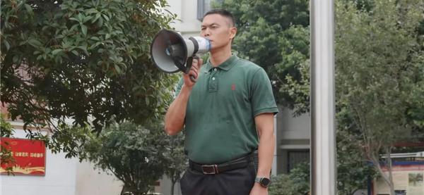 成都铁中红旗校区爱国主义主题社会实践热血开营！